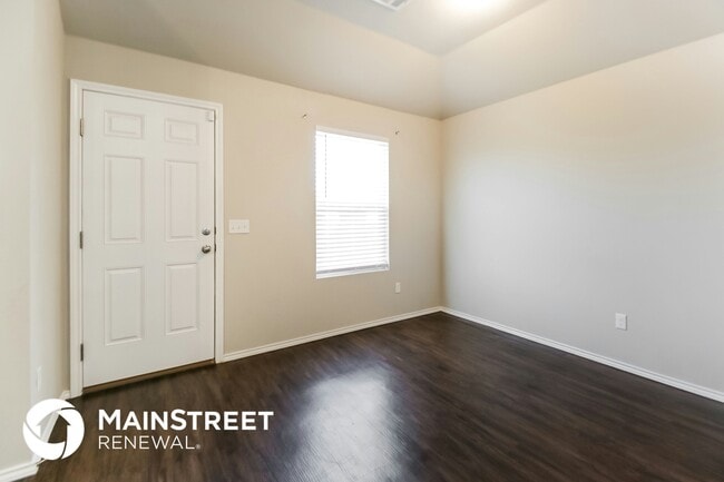 Building Photo - 1800 Sloane Dr