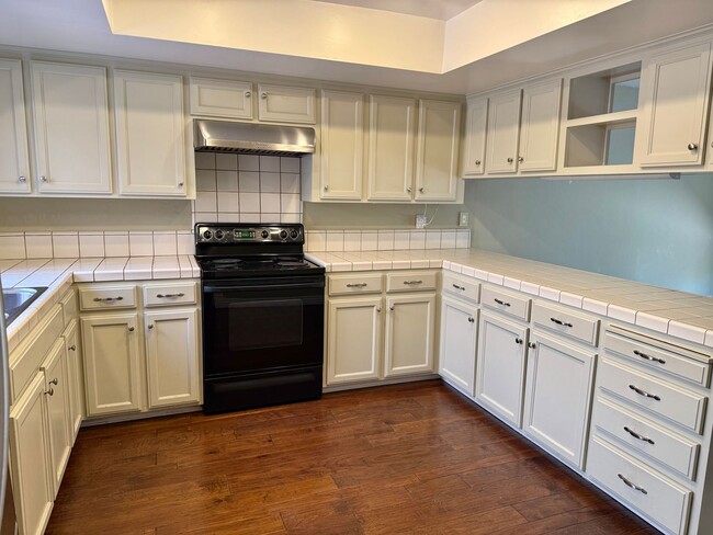 Building Photo - LOS GATOS RINCONADA HILLS - Beautifully lo...