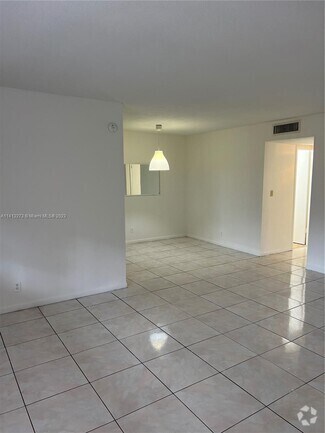 Building Photo - 8704 NW 35th St