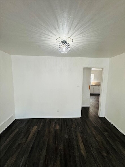 Building Photo - 207 S Nachita Dr