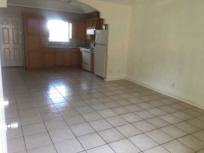 Building Photo - 2023 Agua Fina Ave