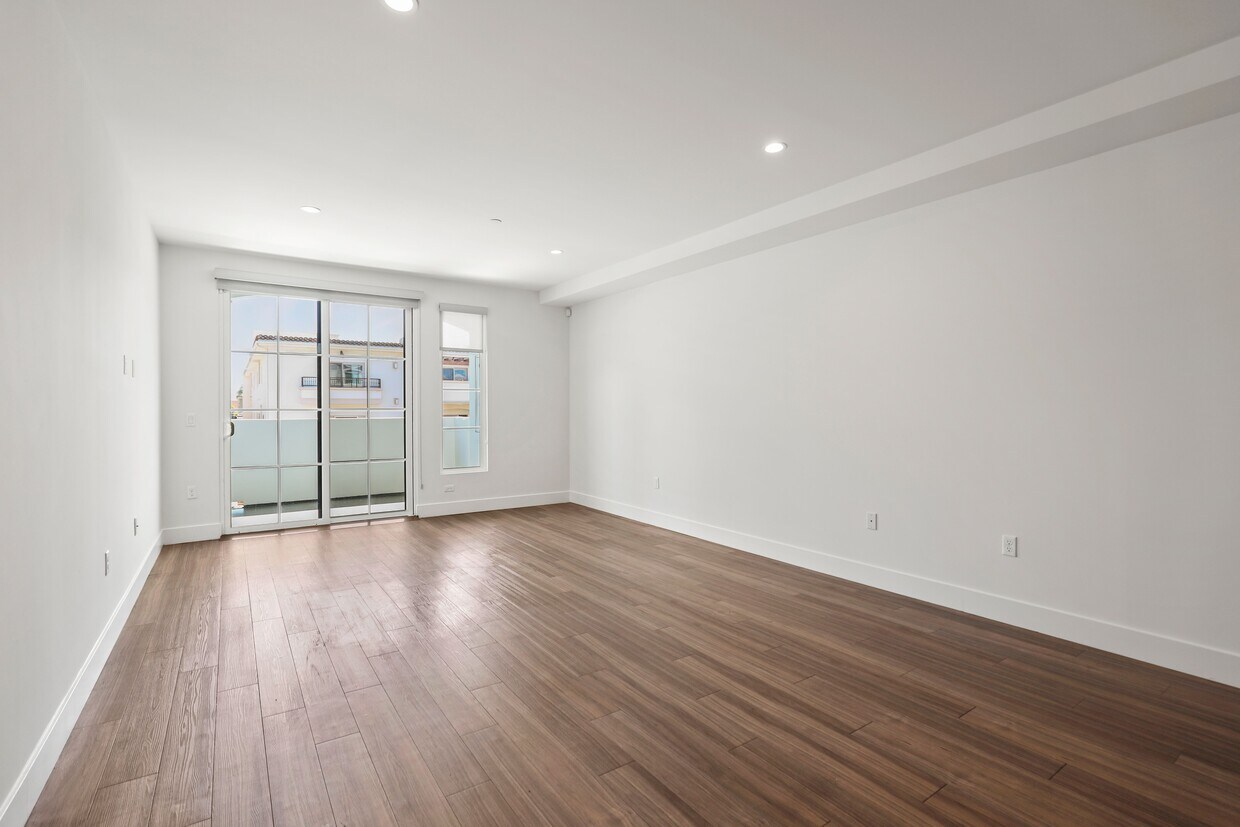 11847 Kiowa Ave Multifamily in Los Angeles, CA Westside Rentals