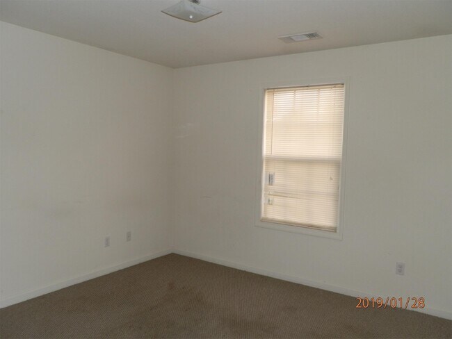 Building Photo - 1004 N 35th St