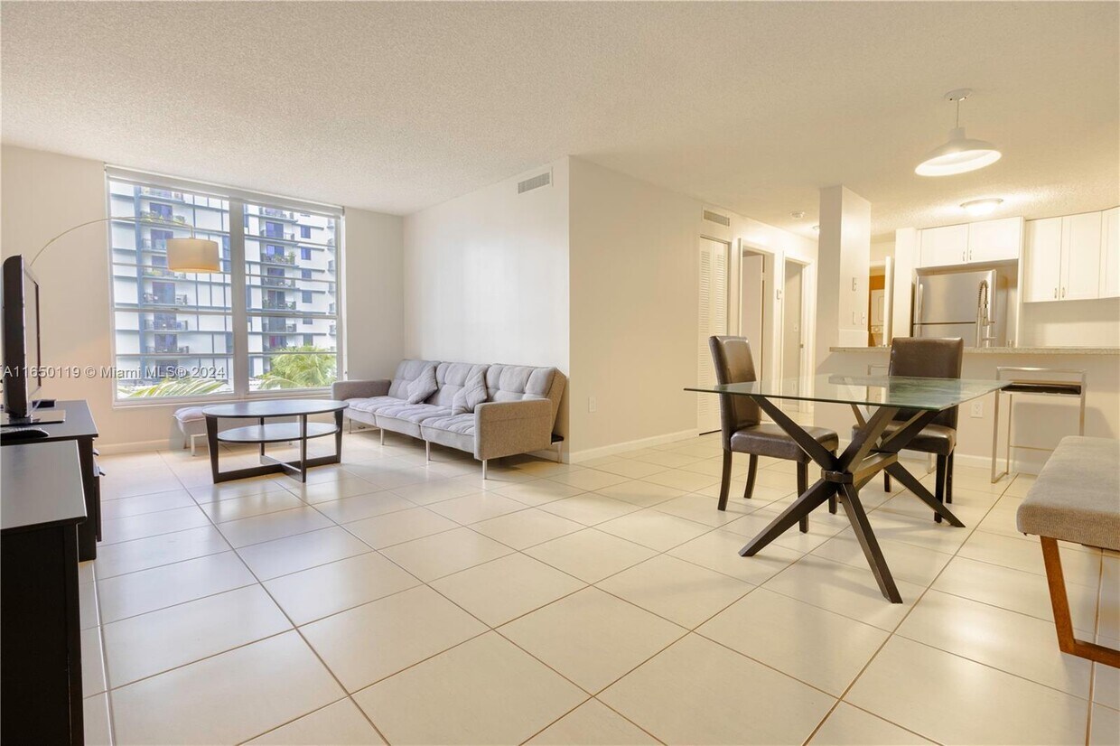 Foto principal - 210 SW 11th St