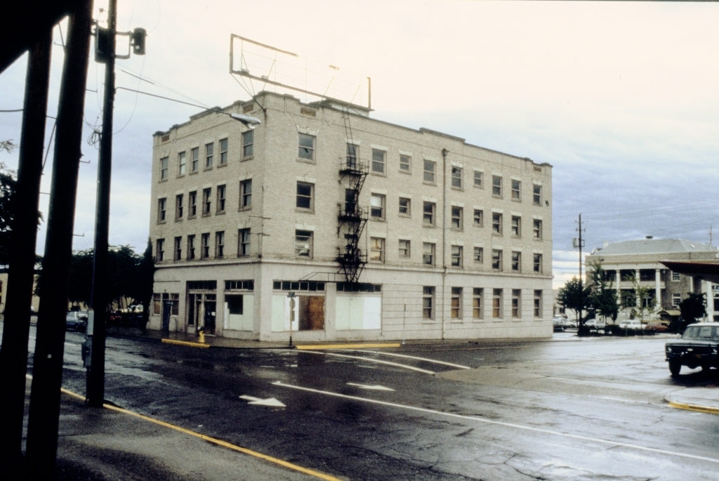 Primary Photo - Grand Apartments