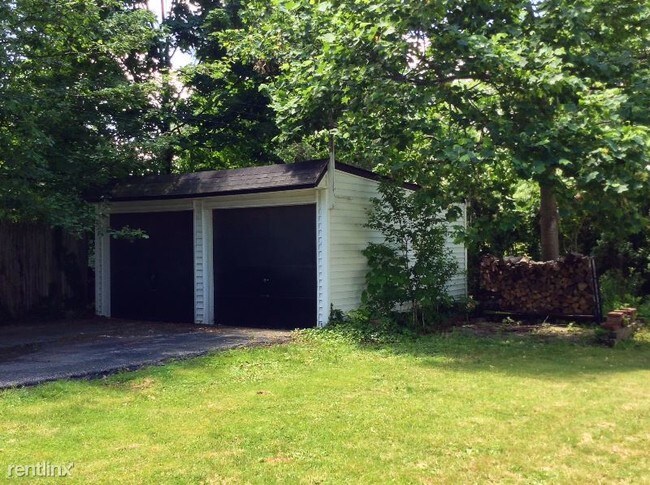 Building Photo - 2292 S Overlook Rd