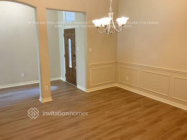 Foto del edificio - 515 Hidden Meadow Ct