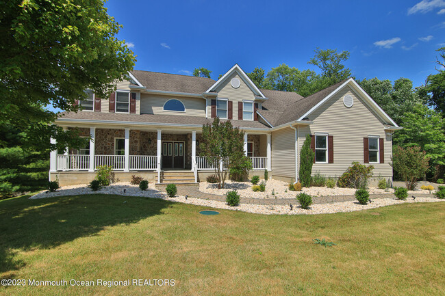 Building Photo - 15 Hope Dr