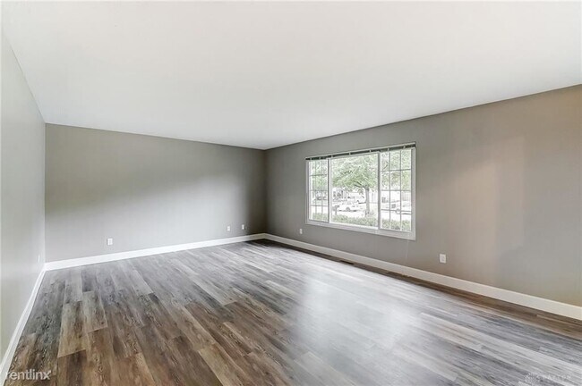 Building Photo - 4 br, 2.5 bath House - 120 Renwood Place