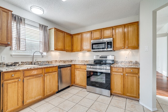 Foto del edificio - 3625 Garden Springs Dr