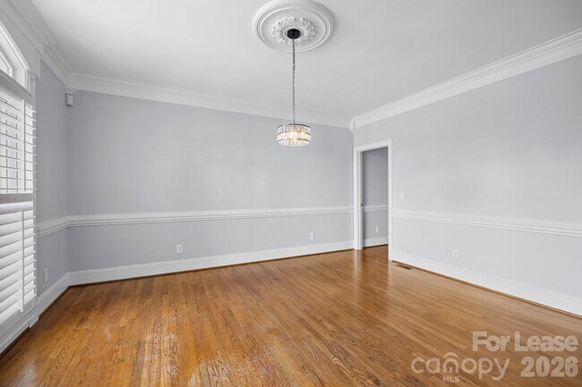 Foto del edificio - 9205 Woodriver Ln