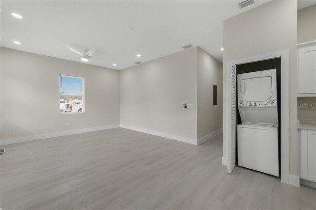 Building Photo - 6974 BELLTREE Ct
