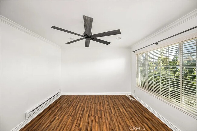 Foto del edificio - Charming 1-Bed Cottage with Utilities Included, Garage & In-Unit Laundry – Huntington Beach