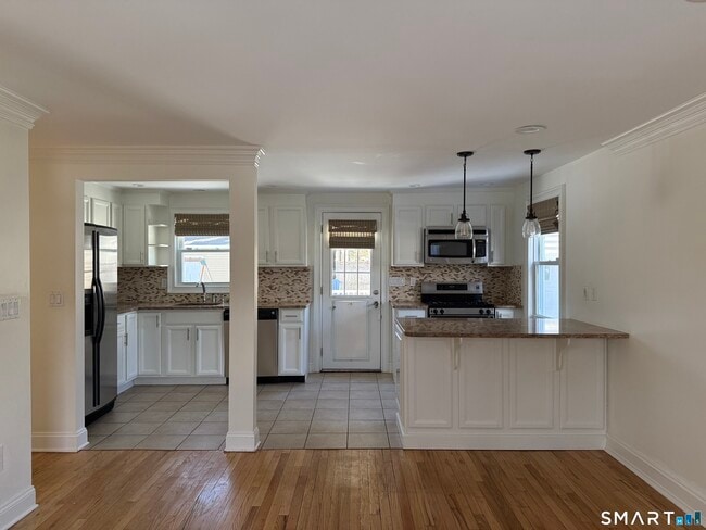 Building Photo - 46 Prudence Dr