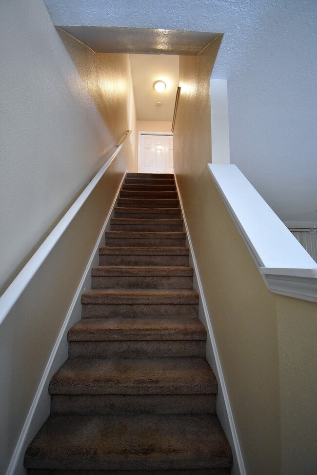 Building Photo - 2B 1.5B Townhome for Rent in Seffner