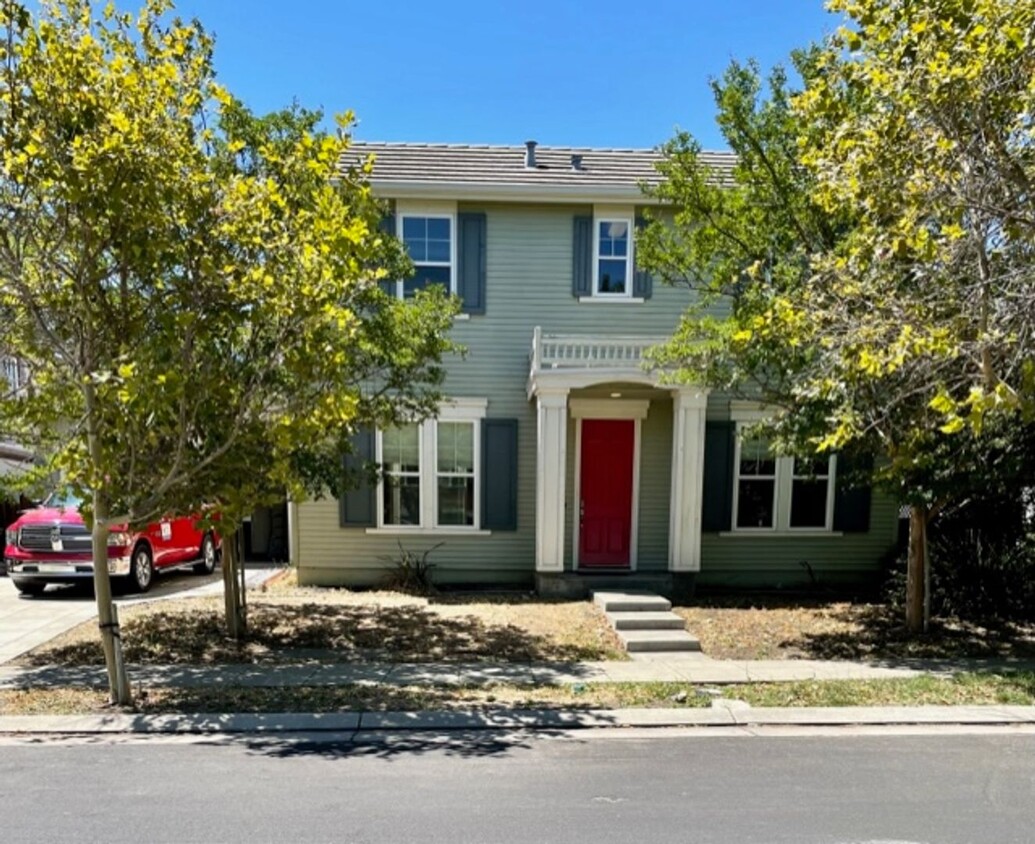 Primary Photo - Colonial Style Home in Mountain House Move...