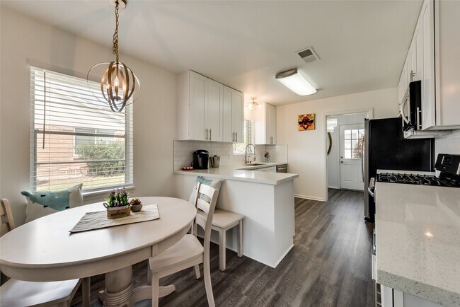 Foto del edificio - 5118 Sanford Rd