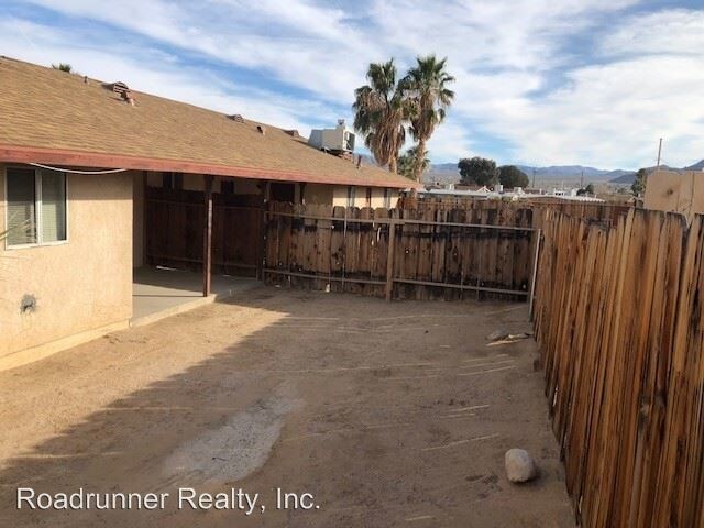 Building Photo - 73566 Buena Vista Dr