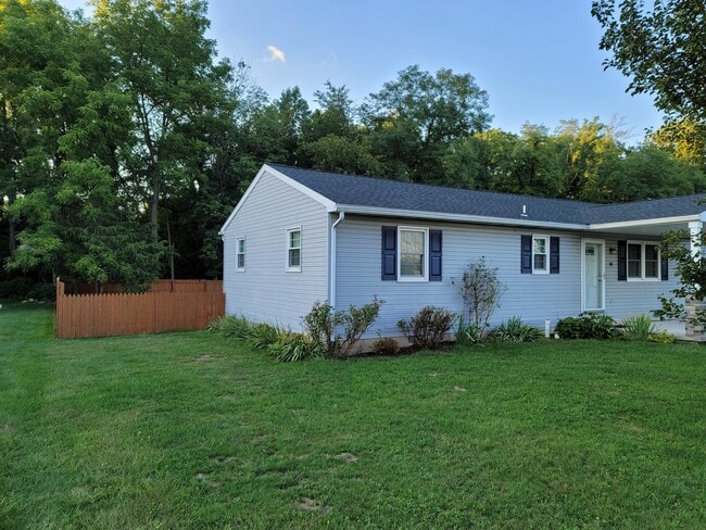 Foto del edificio - 14 Irvin Dr