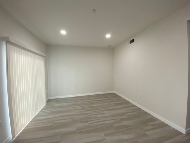 Foto del edificio - 2341 Ulric St