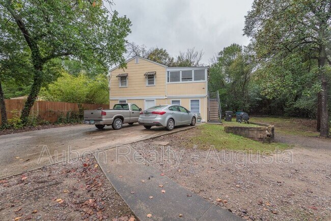Foto del edificio - 1547 Heath St