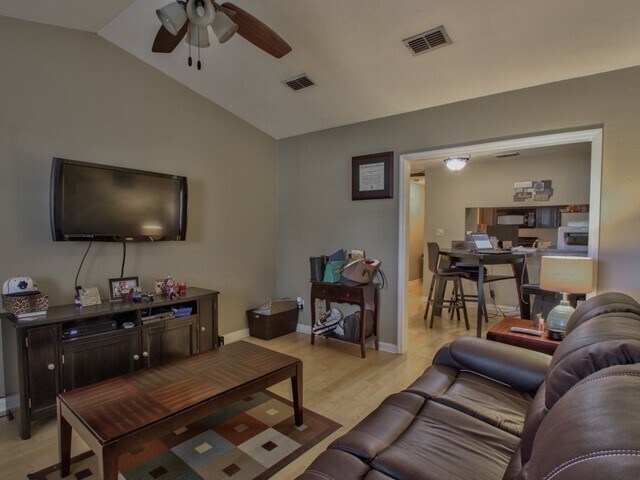 Foto del edificio - 1219 Limestone St