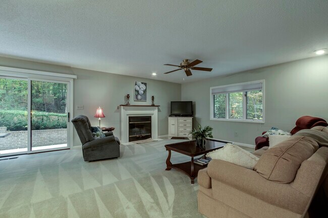 Building Photo - 260 Chuniloti Way