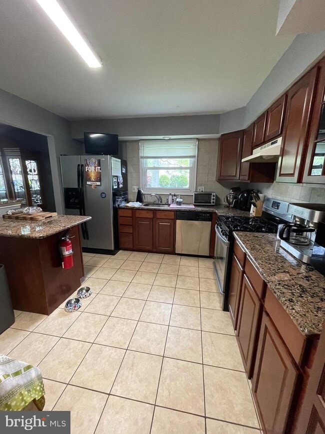 Building Photo - 429 Fireside Ln
