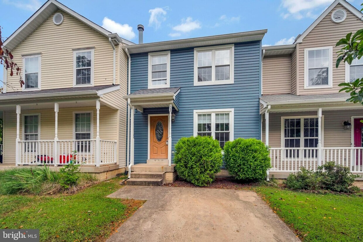 Foto principal - 103 Eaton Ct