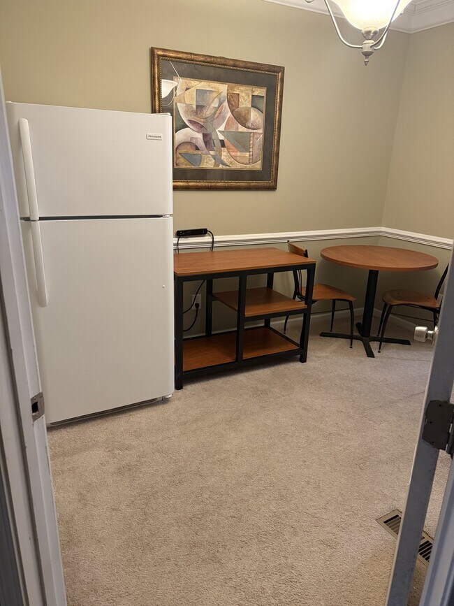 Foto del edificio - 6361 Olmadison Pl