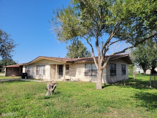 Building Photo - 417 E Edinburg Ave