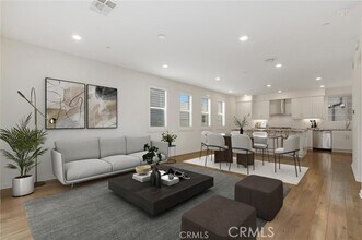Building Photo - 175 Cadence