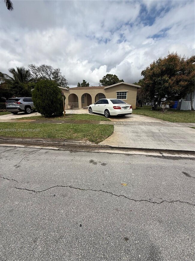 Building Photo - 4998 SW 8th Ct