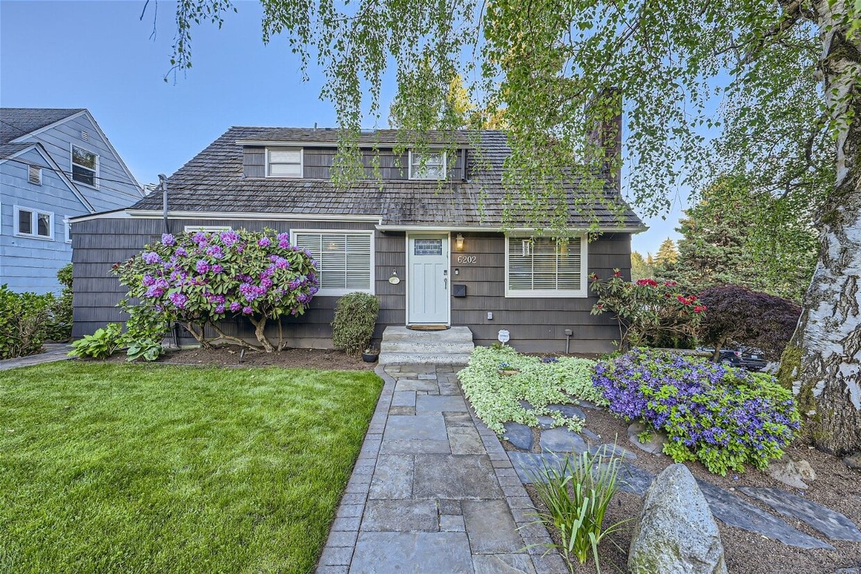 Primary Photo - Introducing a spacious 4 bedroom, 2.5 bath...
