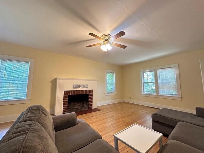 Foto del edificio - 1055 Pollard Ave