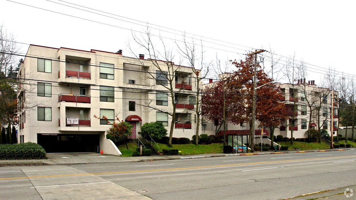 Foto principal - Court at Sandpointe Condo