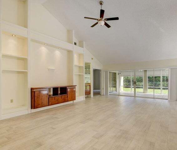 Building Photo - 2380 Saratoga Bay Dr