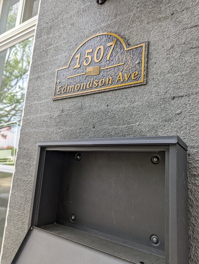 Foto del edificio - 1507 Edmondson Ave