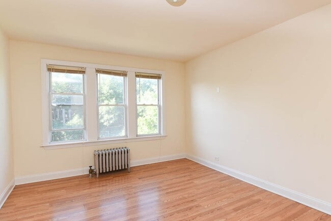 Building Photo - 2600 N Kimball Ave
