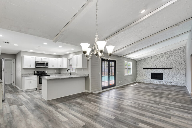 Building Photo - 490 Spruceview Dr