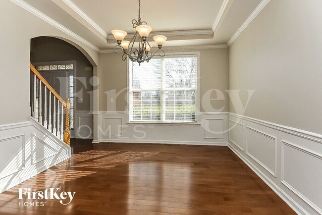Building Photo - 6675 River Island Cir