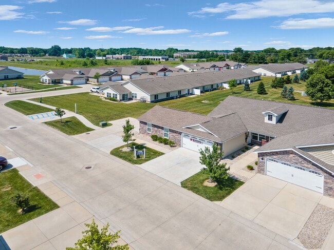 Building Photo - Redwood Brownsburg