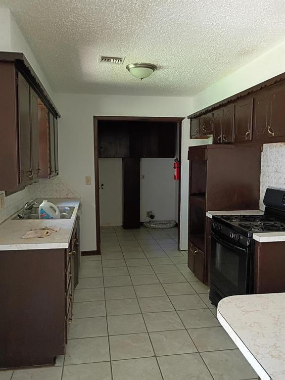 Building Photo - 8713 S Hillcrest Dr