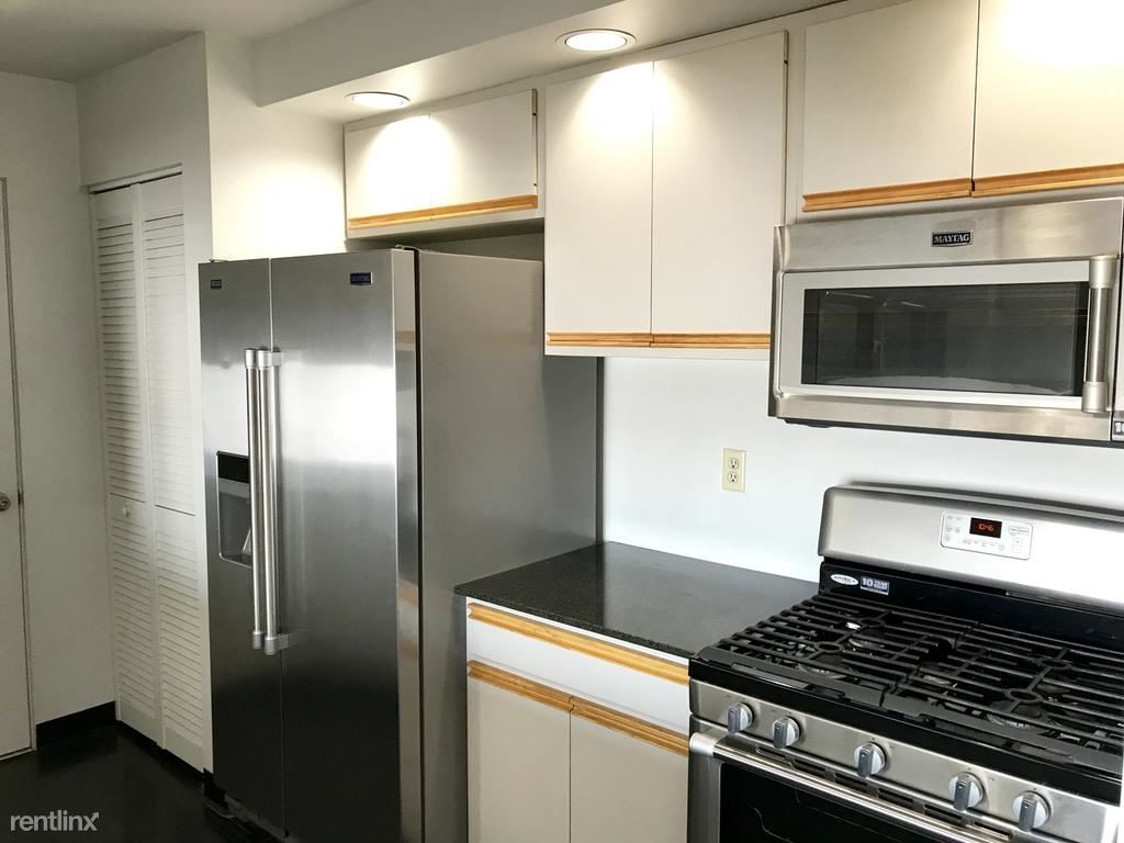 Primary Photo - 2 br, 2 bath Condo - 2910 Leona Ln