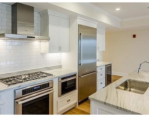 Foto principal - 380 Bunker Hill St