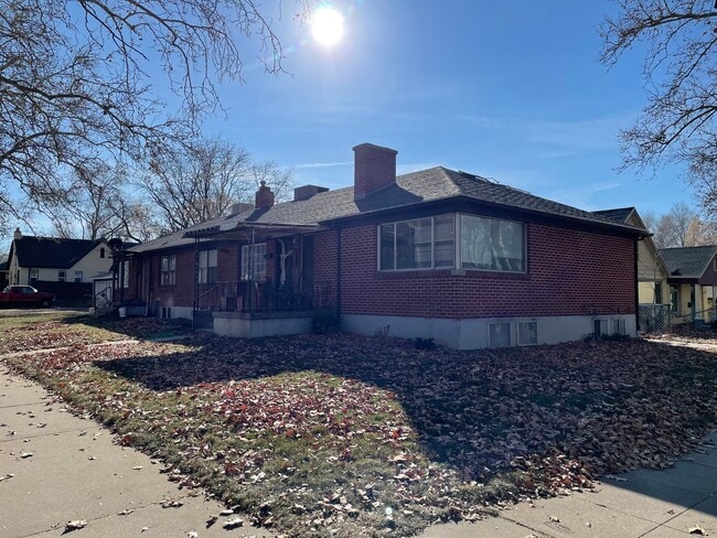 Building Photo - 2401 Van Buren Ave