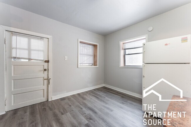 Building Photo - 2071 N Leavitt St