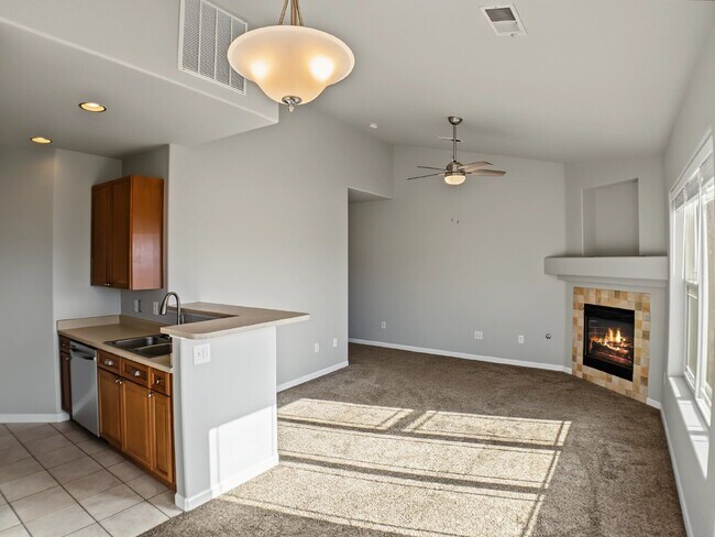 Foto del edificio - 8412 S Holland Ct