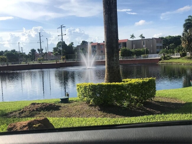 Foto del edificio - 5231 Geneva Ct