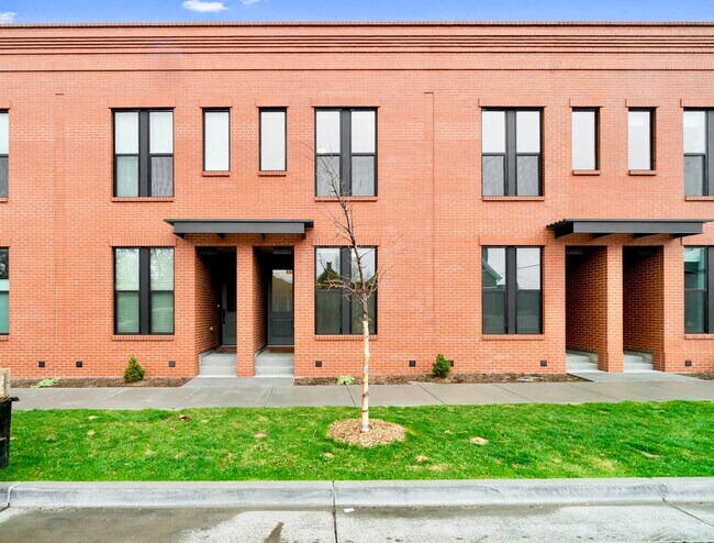 Foto del edificio - 3314 Curtis St